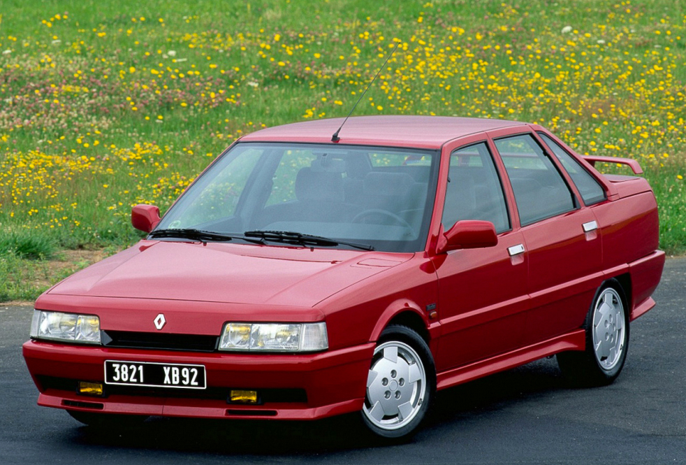 RENAULT 21 TURBO - La chasse aux allemandes.