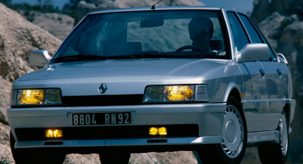 RENAULT 21 TURBO - La chasse aux allemandes.