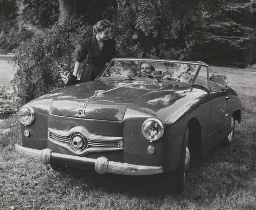 PANHARD DYNA JUNIOR - Roadster populaire à la française.