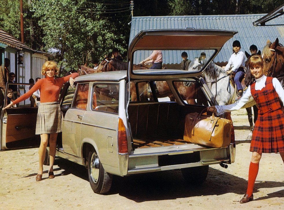 PEUGEOT 404 (berline et break) - Une lionne à l'américaine.