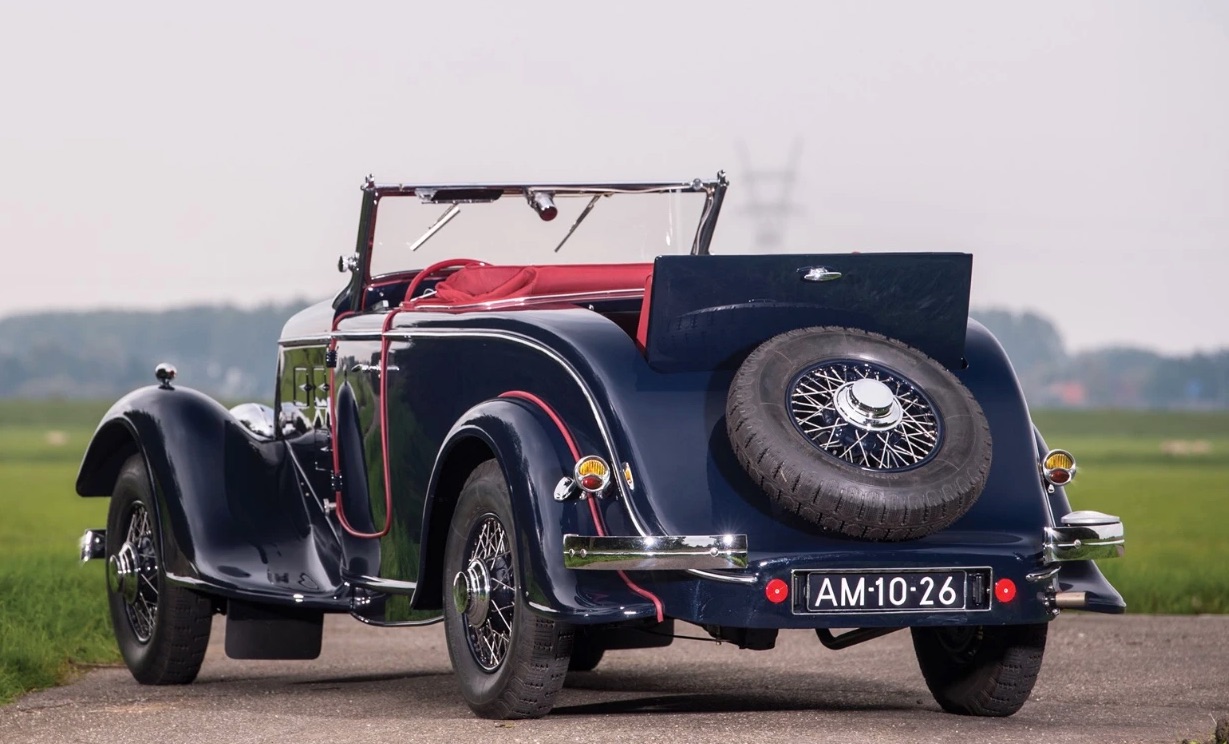 PEUGEOT 601 - La lionne infortunée.