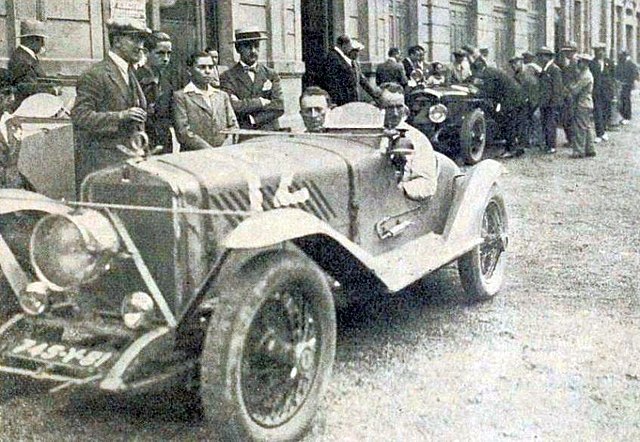 GEORGES IRAT 5 et 6 CV - La voiture de l'élite populaire.