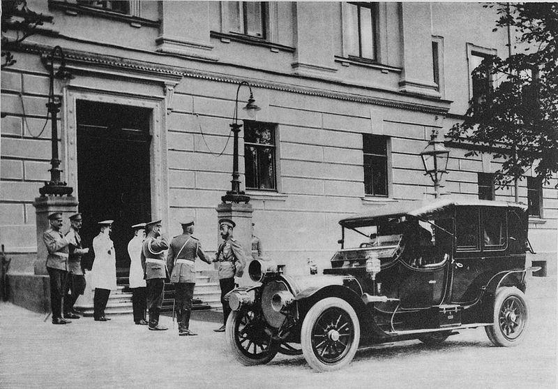 DELAUNAY-BELLEVILLE - Grandeur et décadence du luxe à la française.