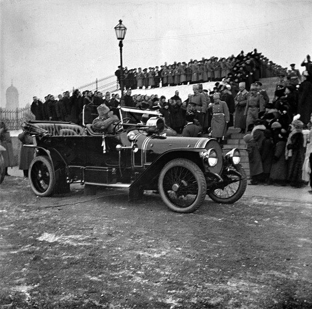 DELAUNAY-BELLEVILLE - Grandeur et décadence du luxe à la française.